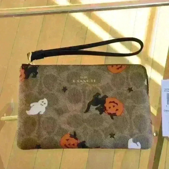 Coach CW466 Corner Zip Wristlet In Signature Canvas With Halloween Print - Picture 2 of 5
